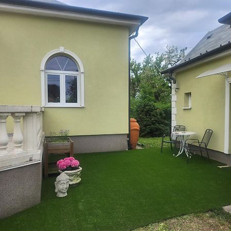Small House In Green Area Budapest Exterior photo